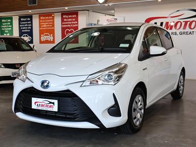 2017 Toyota Vitz - Thumbnail