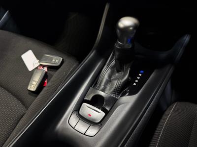 2017 Toyota C-HR - Thumbnail