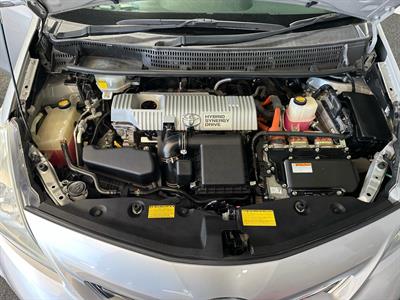 2013 Toyota Prius - Thumbnail