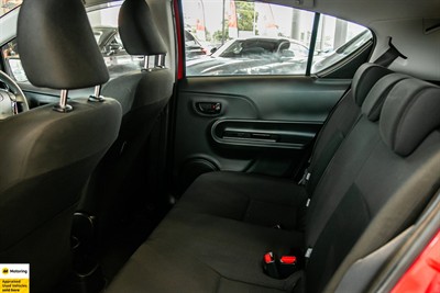 2017 Toyota Aqua - Thumbnail