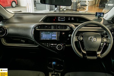 2017 Toyota Aqua - Thumbnail