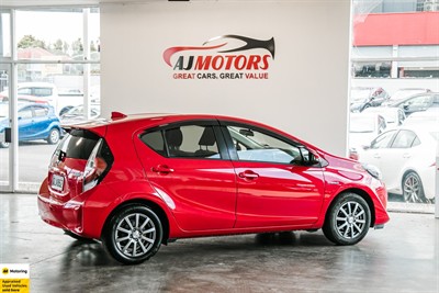 2017 Toyota Aqua - Thumbnail