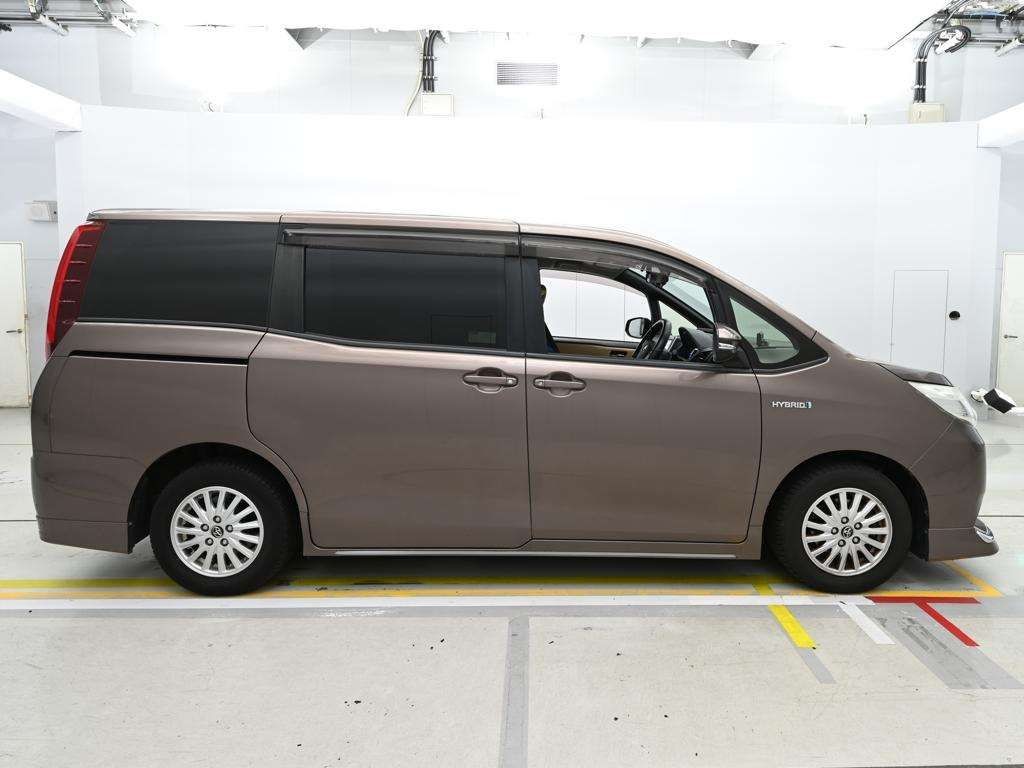 2014 Toyota Noah