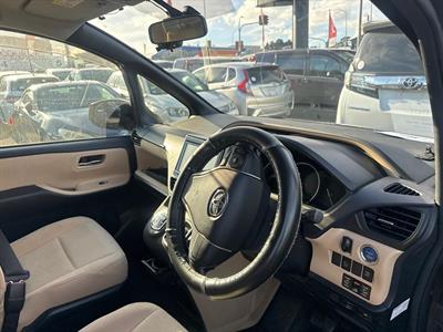 2014 Toyota Noah - Thumbnail