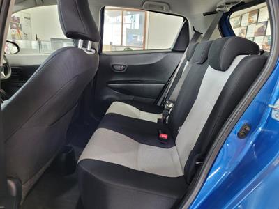 2013 Toyota Yaris - Thumbnail