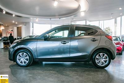 2017 Mazda Demio - Thumbnail