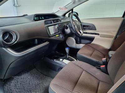 2013 Toyota Aqua - Thumbnail
