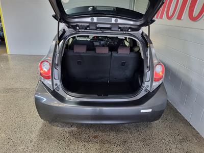 2013 Toyota Aqua - Thumbnail
