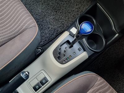 2013 Toyota Aqua - Thumbnail