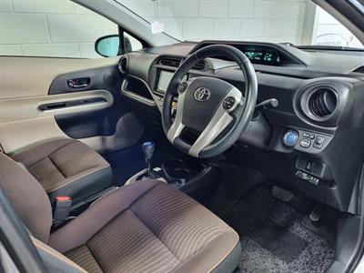 2013 Toyota Aqua - Thumbnail