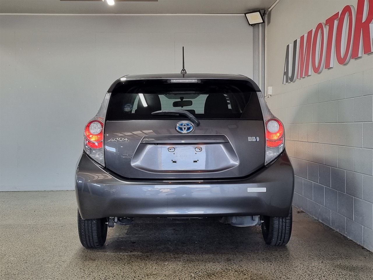 2013 Toyota Aqua
