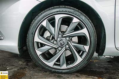 2017 Toyota Auris - Thumbnail