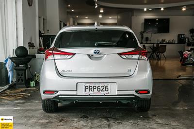 2017 Toyota Auris - Thumbnail