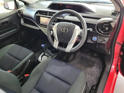 2015 Toyota Aqua - Thumbnail