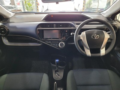 2015 Toyota Aqua - Thumbnail