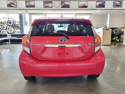 2015 Toyota Aqua - Thumbnail