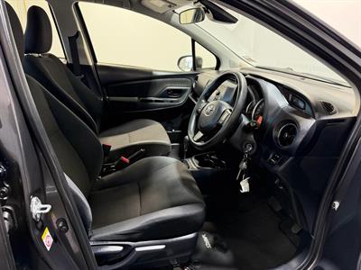2017 Toyota Yaris - Thumbnail
