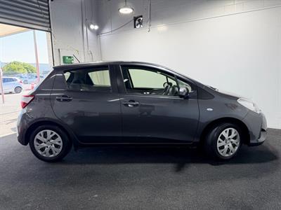 2017 Toyota Yaris - Thumbnail
