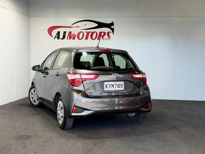 2017 Toyota Yaris - Thumbnail
