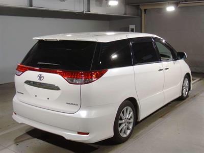 2011 Toyota Estima - Thumbnail