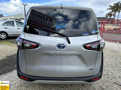 2015 Toyota Sienta - Thumbnail