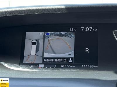 2017 Nissan Serena - Thumbnail