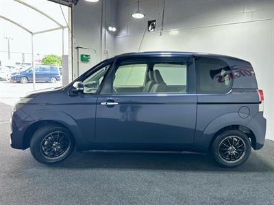 2013 Toyota Spade - Thumbnail