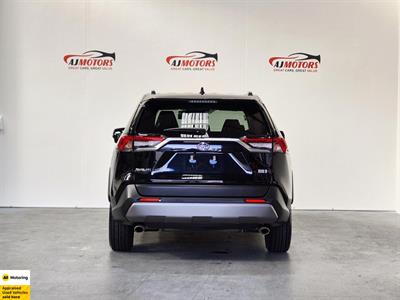 2019 Toyota RAV4 - Thumbnail