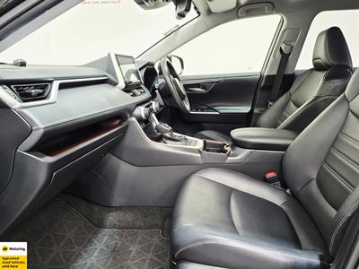2019 Toyota RAV4 - Thumbnail