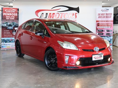 2013 Toyota Prius - Thumbnail