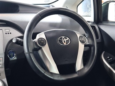 2013 Toyota Prius - Thumbnail