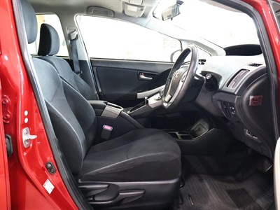 2013 Toyota Prius - Thumbnail