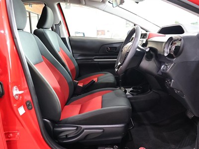 2017 Toyota Aqua - Thumbnail