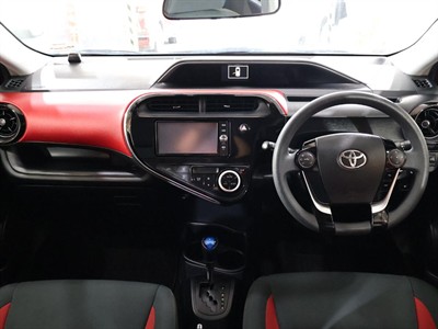 2017 Toyota Aqua - Thumbnail