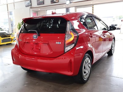 2017 Toyota Aqua - Thumbnail