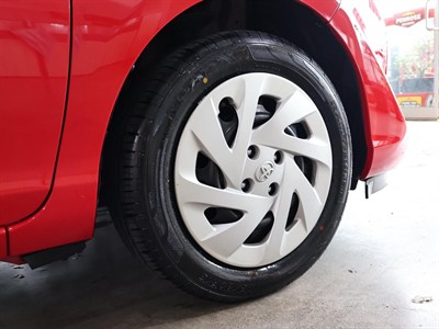 2017 Toyota Aqua - Thumbnail