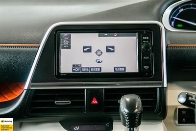 2016 Toyota Sienta - Thumbnail