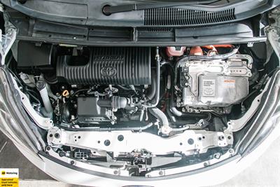 2016 Toyota Sienta - Thumbnail