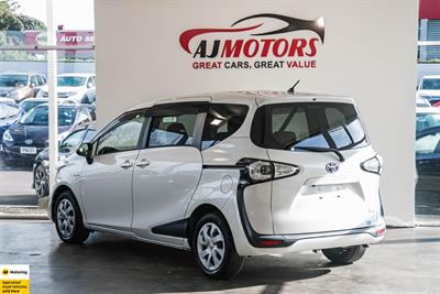 2016 Toyota Sienta - Thumbnail