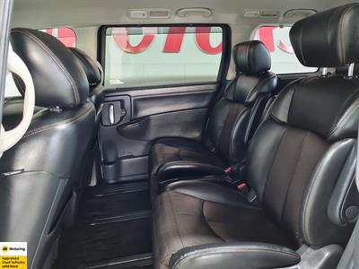 2016 Nissan Elgrand - Thumbnail