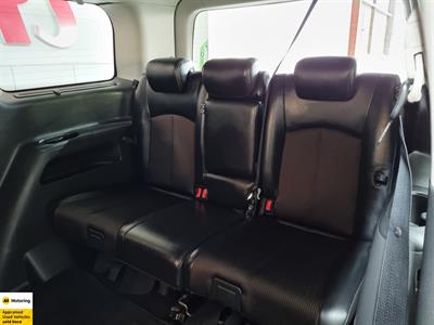 2016 Nissan Elgrand - Thumbnail