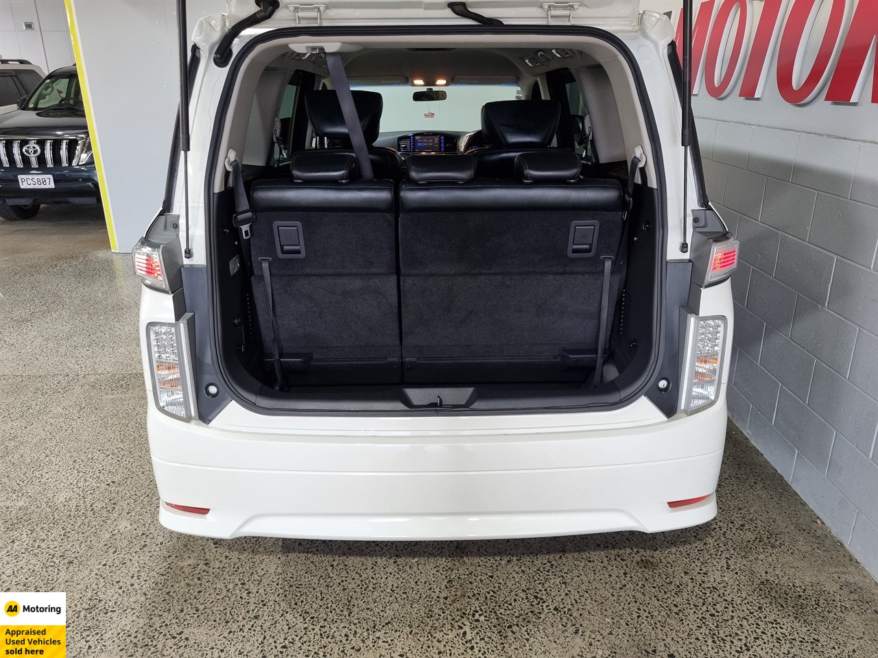 2016 Nissan Elgrand