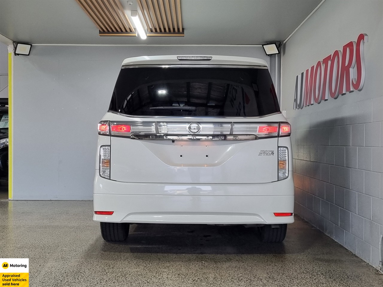 2016 Nissan Elgrand