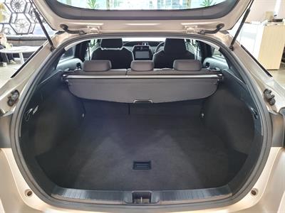 2016 Toyota Prius - Thumbnail