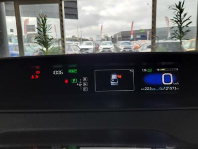 2016 Toyota Prius - Thumbnail