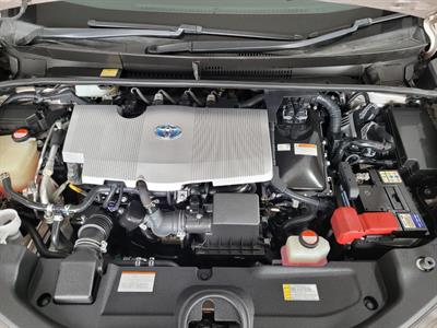 2016 Toyota Prius - Thumbnail