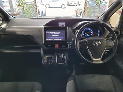 2016 Toyota Voxy - Thumbnail