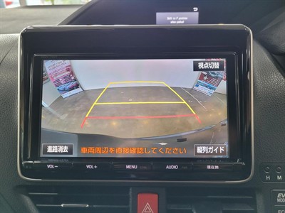 2016 Toyota Voxy - Thumbnail