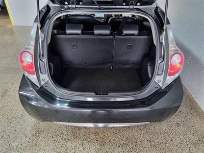 2013 Toyota Aqua - Thumbnail