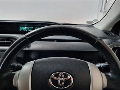2013 Toyota Aqua - Thumbnail